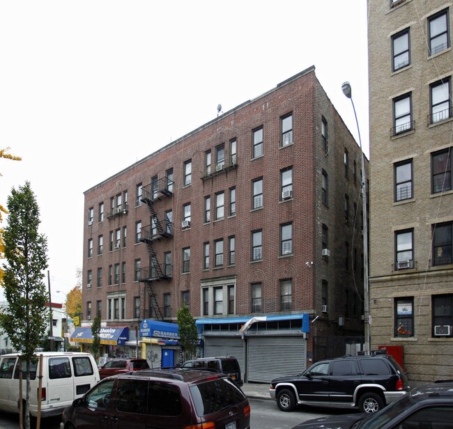 2077 Anthony Ave in Bronx, NY - Foto de edificio - Building Photo