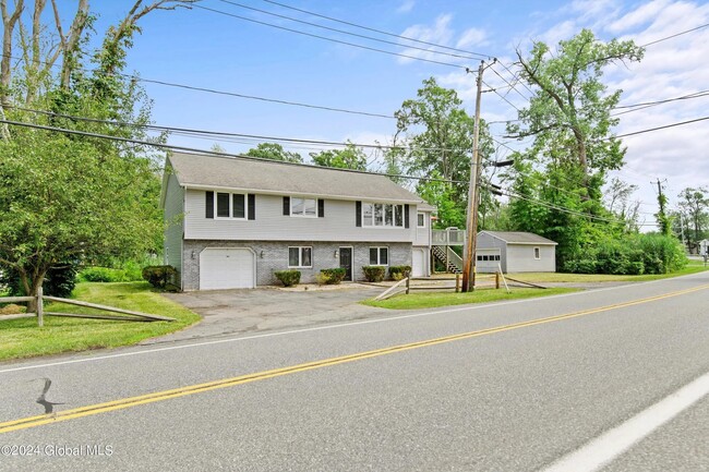 1406 Route 9P in Saratoga Springs, NY - Building Photo - Building Photo