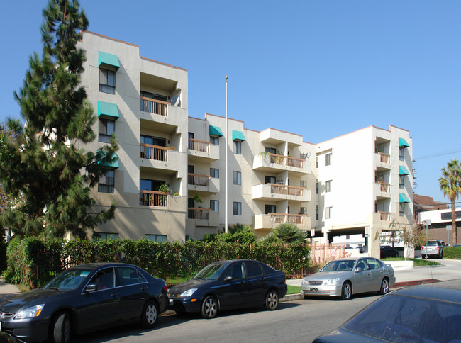 Pico Wooster Senior Housing in Los Angeles, CA - Foto de edificio - Building Photo