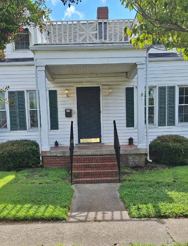 225 Constitution Ave