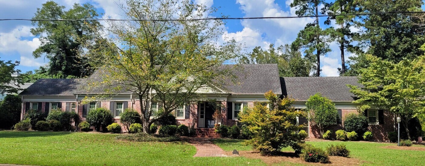111 Fuller St in Whiteville, NC - Building Photo