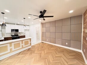 7128 Card Ln in Pittsburgh, PA - Foto de edificio - Building Photo