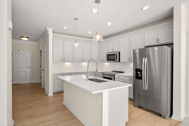 property at 2 Stratton Dr