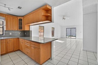 14722 SW 110th Terrace in Miami, FL - Foto de edificio - Building Photo