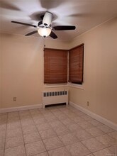 62 Warwick Rd in Island Park, NY - Foto de edificio - Building Photo