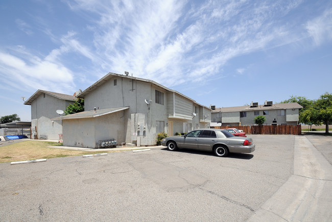 South Chester Avenue Apartments in Bakersfield, CA - Building Photo - Building Photo