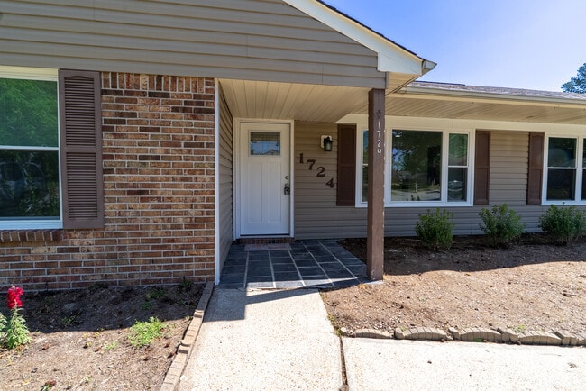 1724 Placid Ct in Virginia Beach, VA - Building Photo - Building Photo