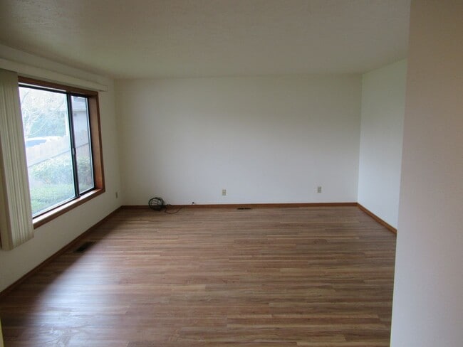 5479 Brookwood St S in Salem, OR - Building Photo - Building Photo