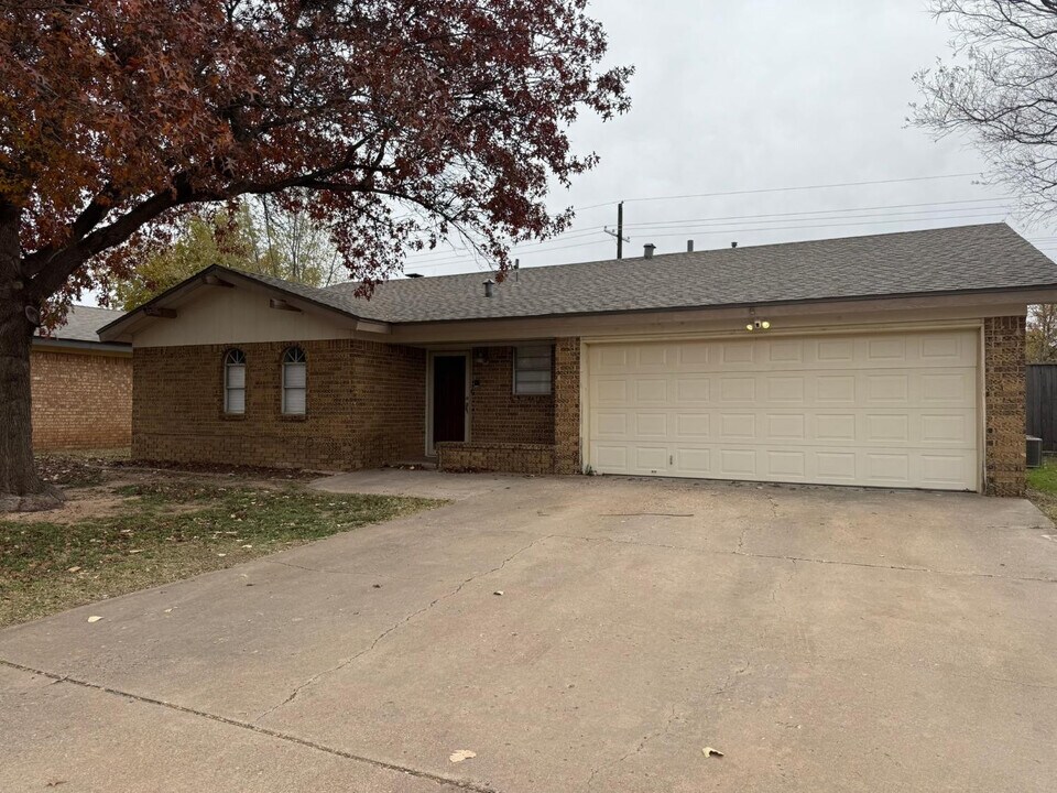 4825 73rd St in Lubbock, TX - Building Photo