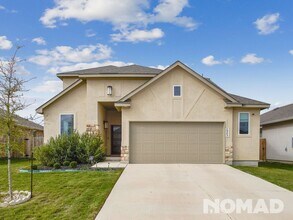 1953 Colonial Ave in New Braunfels, TX - Foto de edificio - Building Photo