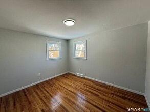 132 Hillside Ave in New Haven, CT - Building Photo - Building Photo