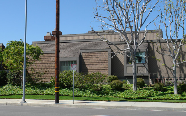 Condominium in Los Angeles, CA - Building Photo - Building Photo