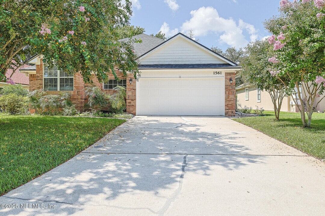 1561 Stonebriar Rd in Green Cove Springs, FL - Building Photo