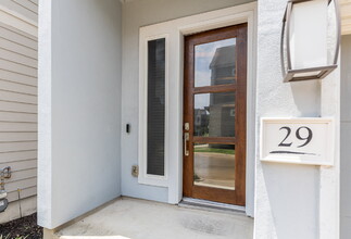 7914 Roanoke Run in San Antonio, TX - Foto de edificio - Building Photo