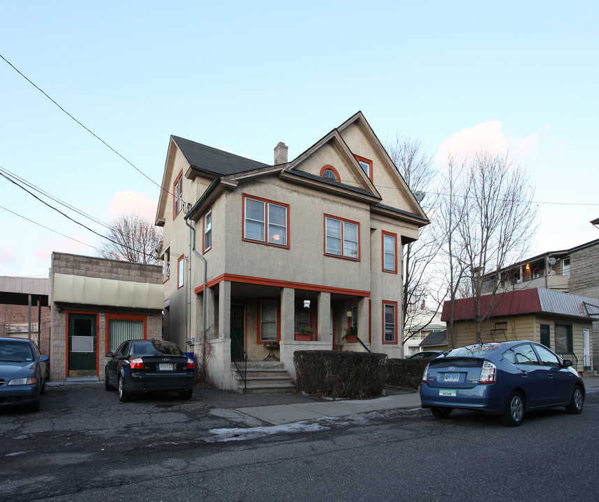 85 Franklin St in Torrington, CT - Foto de edificio