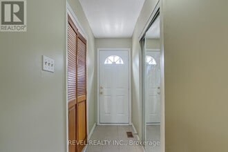 20 Hainford St in Toronto, ON - Building Photo - Building Photo