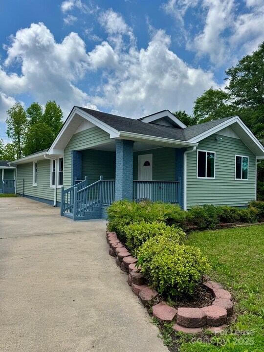 109 Broad St in Shelby, NC - Building Photo