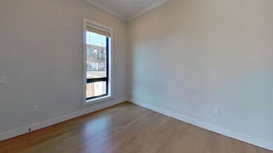 24 Highgate St, Unit 101 in Boston, MA - Foto de edificio - Building Photo