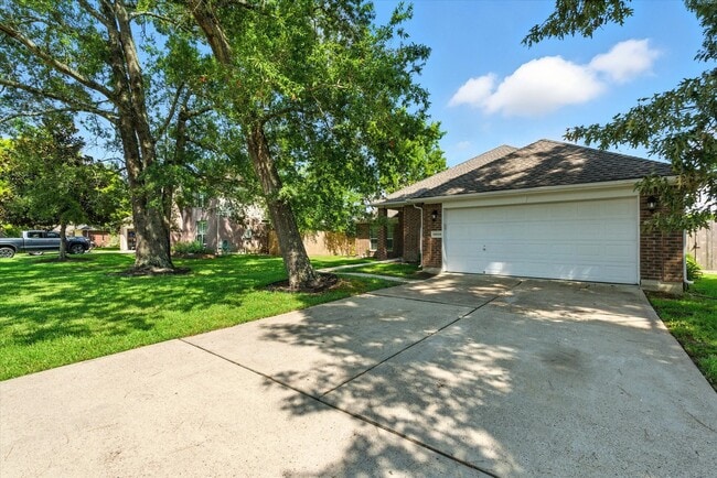 16626 Bluefin St in Crosby, TX - Building Photo - Building Photo