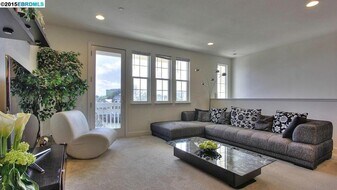 636 Fan Tail Way in Redwood City, CA - Building Photo