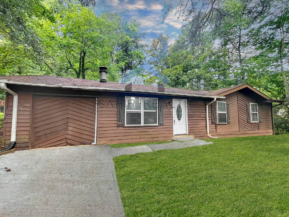6224 Wellington Dr in Union City, GA - Building Photo