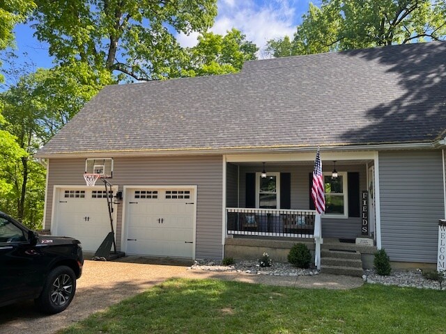 102 Pineland Ln in Brandenburg, KY - Building Photo