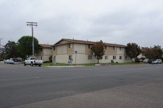 Casa del Sol in Imperial Beach, CA - Foto de edificio - Building Photo