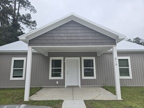 610 Anderson St in Tabor City, NC - Foto de edificio - Building Photo