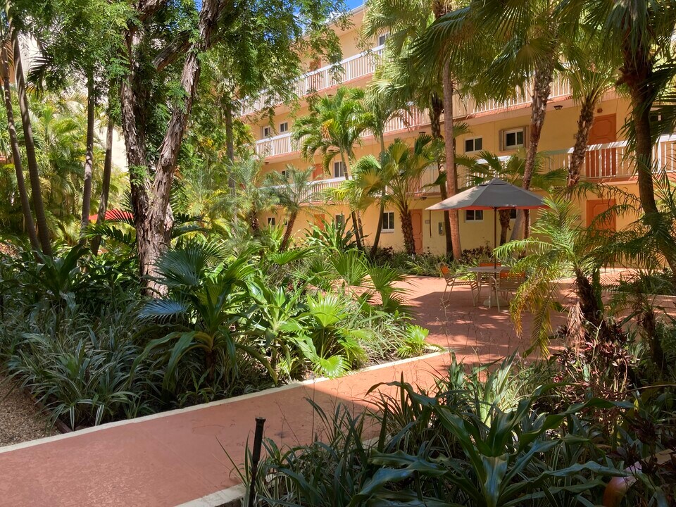 7800 Camino Real, Unit Village of Kings Creek in Miami, FL - Building Photo