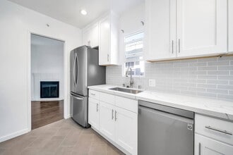 442-444 Longfellow Ave in Hermosa Beach, CA - Building Photo - Building Photo