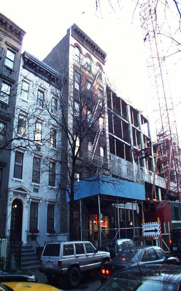 304 E 77th St in New York, NY - Foto de edificio - Building Photo