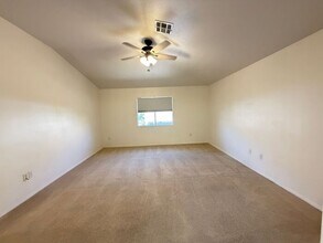 561 Artola St in Las Vegas, NV - Building Photo - Building Photo