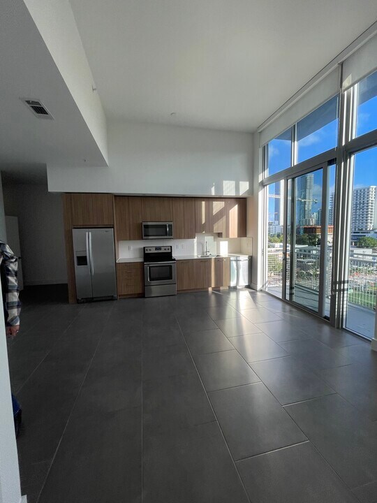 337 NE 34th St, Unit A3C in Miami, FL - Building Photo