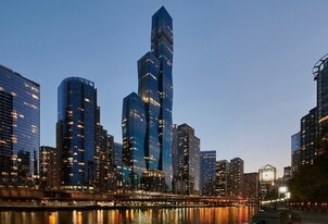 363 E Wacker Dr in Chicago, IL - Building Photo