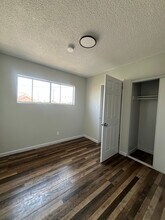7800 S Hoover St in Los Angeles, CA - Foto de edificio - Building Photo