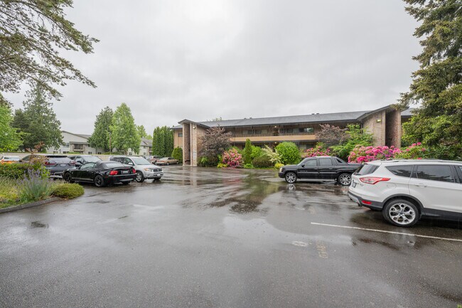 11600 Rainier Ave S in Seattle, WA - Foto de edificio - Building Photo