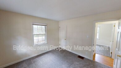 1944 Malcom Dr in Dayton, OH - Building Photo - Building Photo