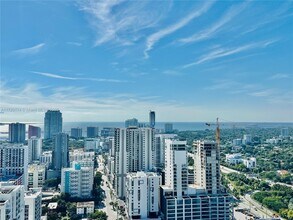 185 SW 7th St, Unit 2312 in Miami, FL - Building Photo - Building Photo