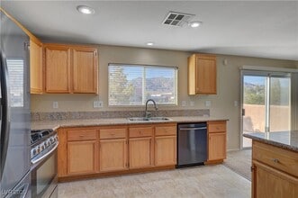 5052 Whistling Acres Ave in Las Vegas, NV - Building Photo - Building Photo