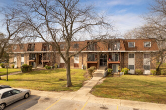 Steeple Hill in Schaumburg, IL - Building Photo - Building Photo