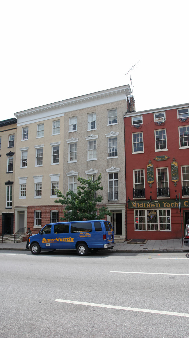 17 E Centre St in Baltimore, MD - Building Photo - Building Photo