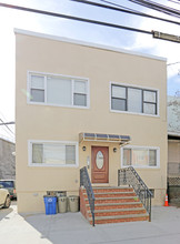 23-31 37th St in Long Island City, NY - Building Photo - Building Photo