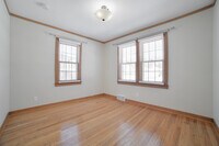 225 Henderson St - 6