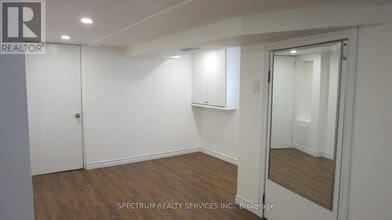 639 Third St in Mississauga, ON - Building Photo - Building Photo