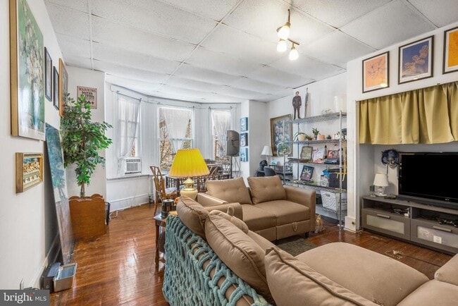 property at 917 S St Bernard St