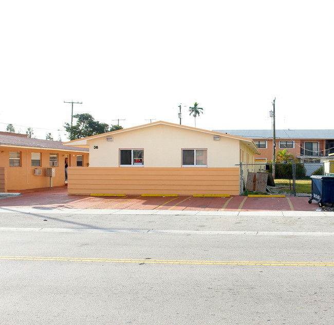 28-36 W 24th St in Hialeah, FL - Building Photo - Building Photo