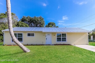 674 23rd Pl SW in Vero Beach, FL - Building Photo