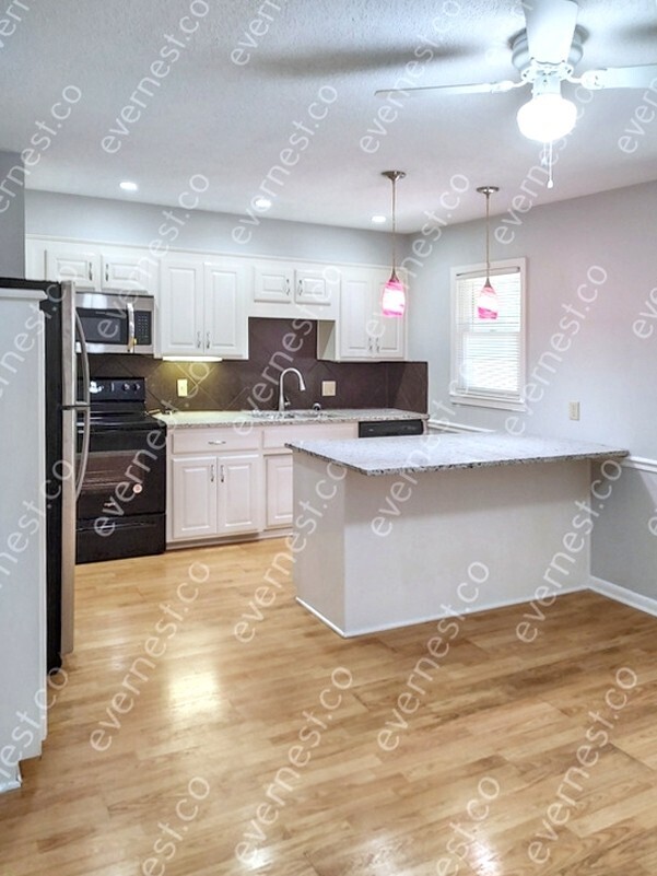 5200 Sterling Ave in Raytown, MO - Building Photo - Building Photo