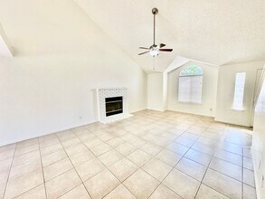 9536 N Sharon Ave in Fresno, CA - Building Photo - Building Photo