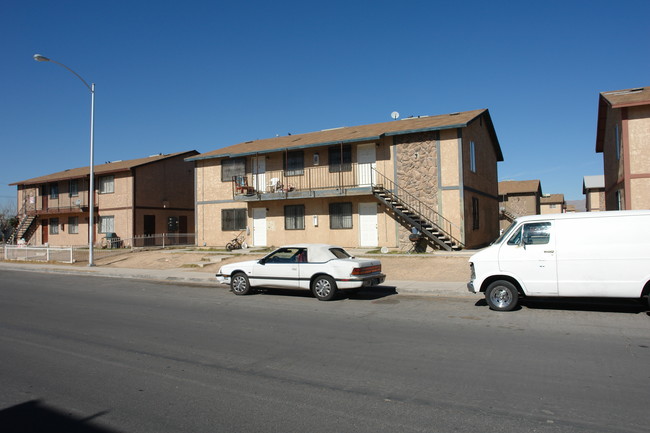 4727 Corsaire Ave in Las Vegas, NV - Foto de edificio - Building Photo